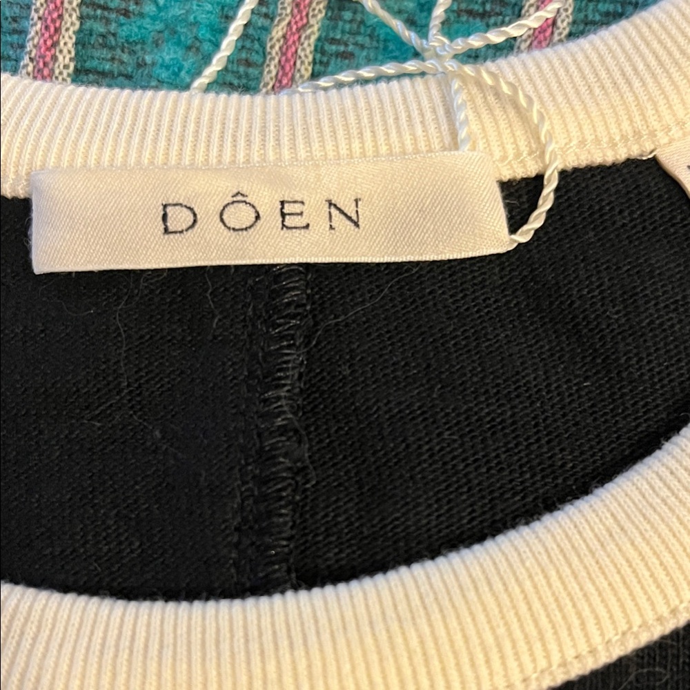 Doen Mandi  Tee - Black NWT